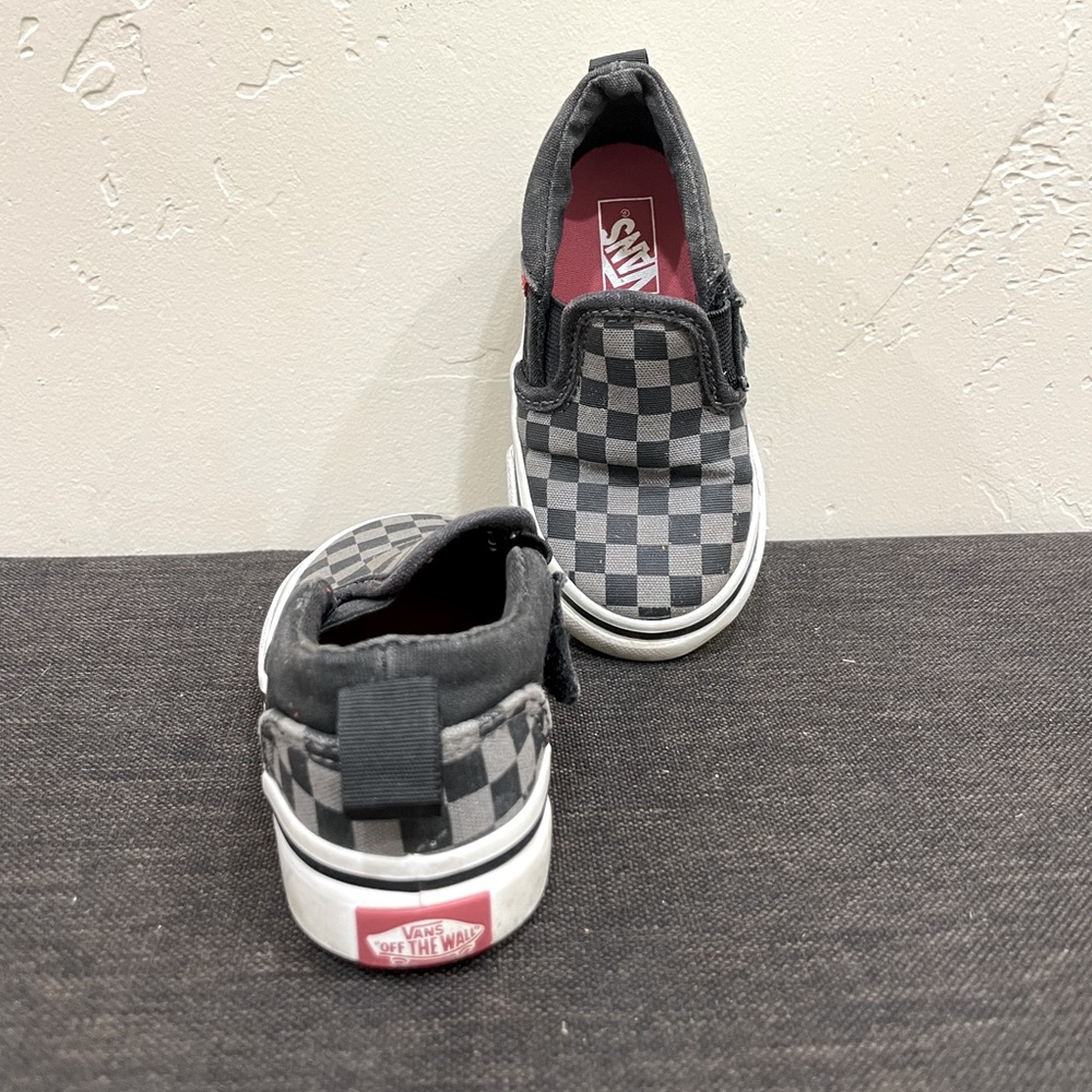 VANS TODDLER CLASSIC SLIP ON BLACK AND GRAY CHECKERBOARD SIZE 6